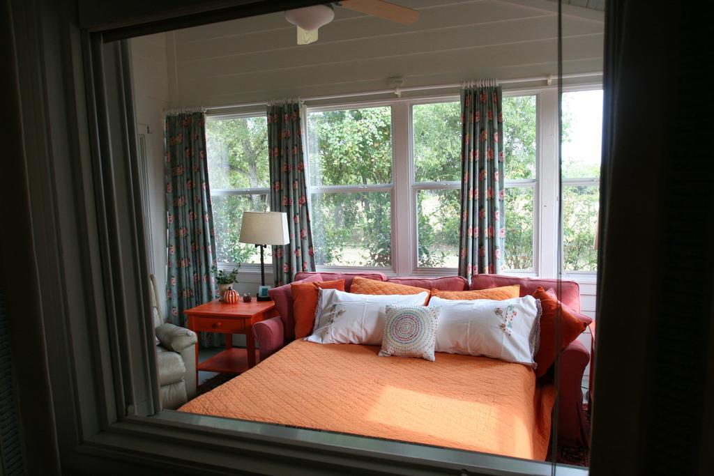 Onion Creek Cottage Остин Экстерьер фото